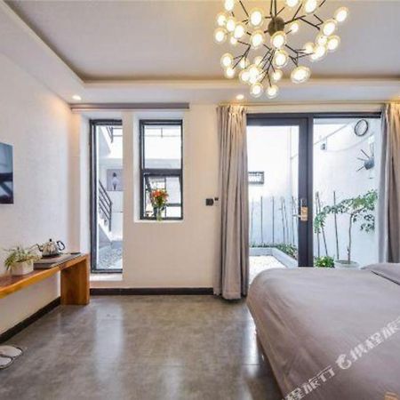 Dali Four Seasons Hostel Екстер'єр фото