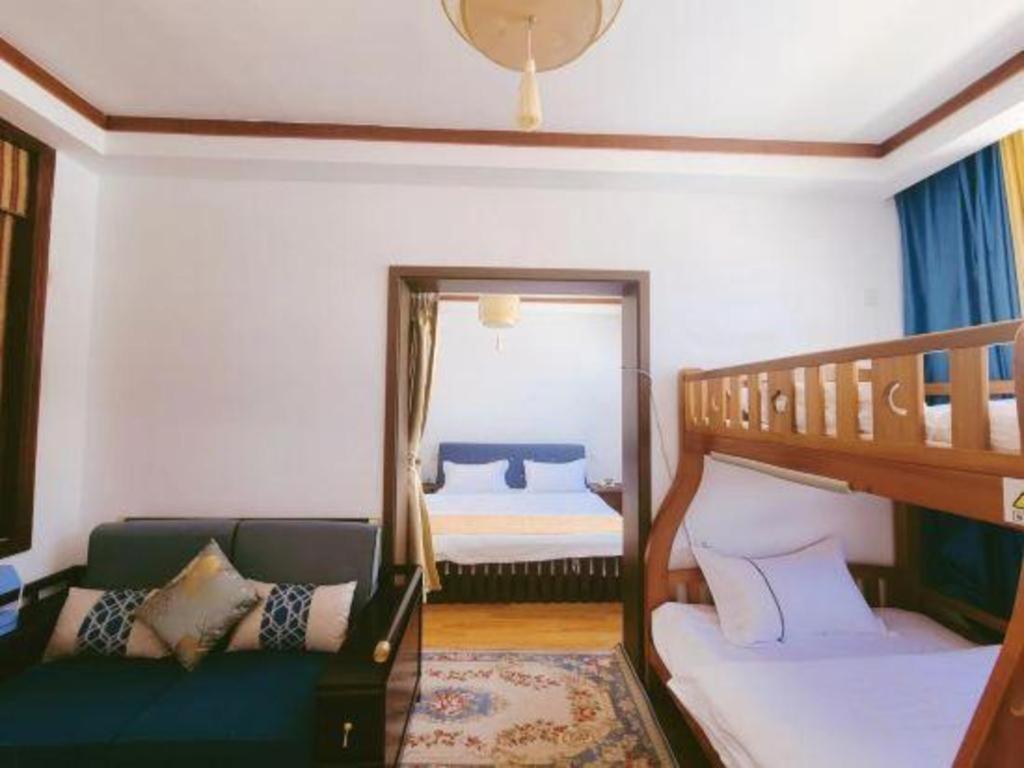 Dali Four Seasons Hostel Екстер'єр фото